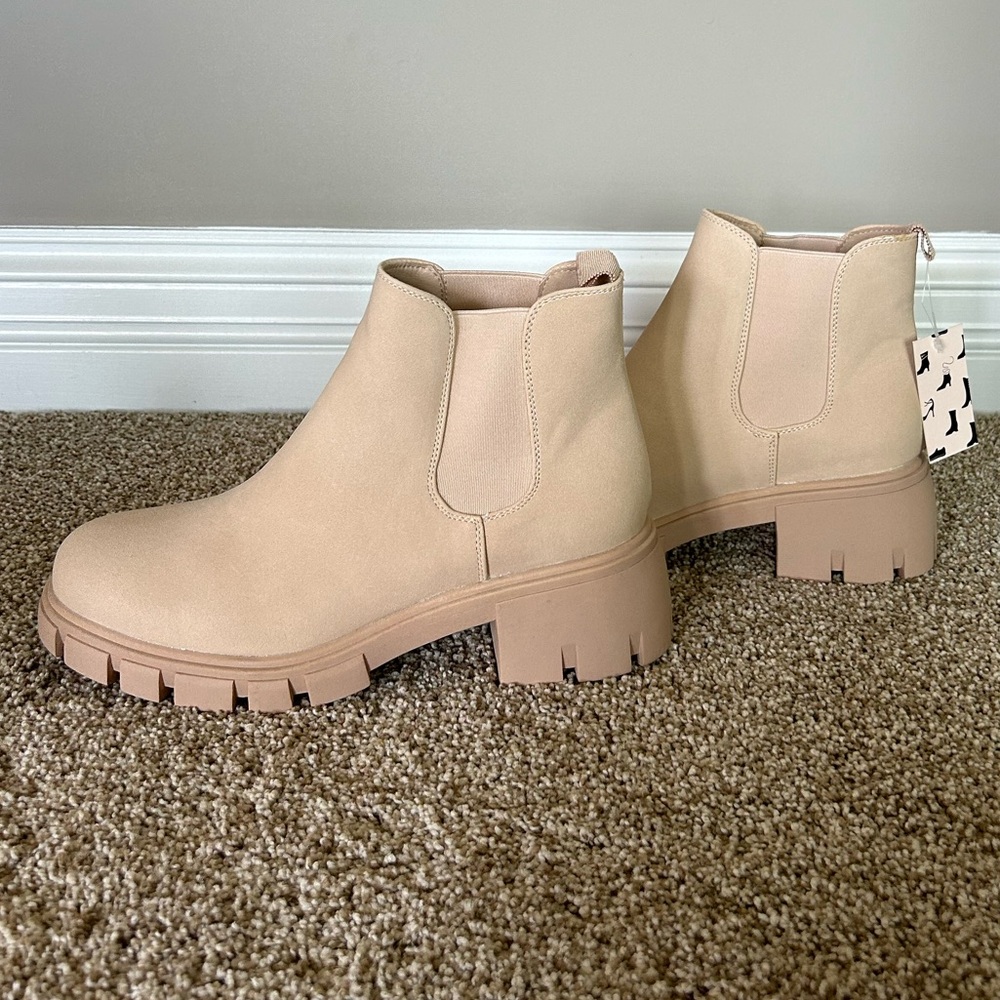Chelsea boots size 9.5